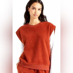 Brixton Women's
Weekender Blanket Muscle
Sleeveless Crew Neck Sweater
Size Small